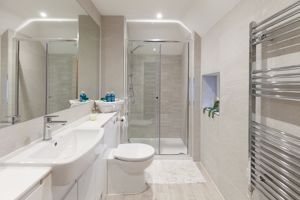 Ensuite- click for photo gallery